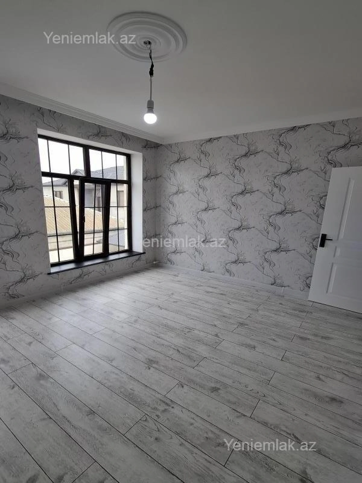 Satılır 6 otaqlı həyət evi 240 m²
