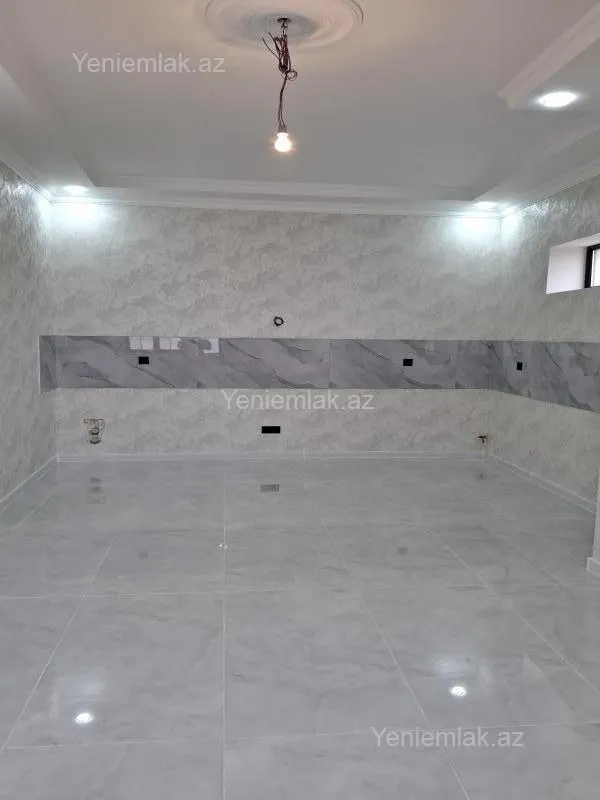 Satılır 6 otaqlı həyət evi 240 m²