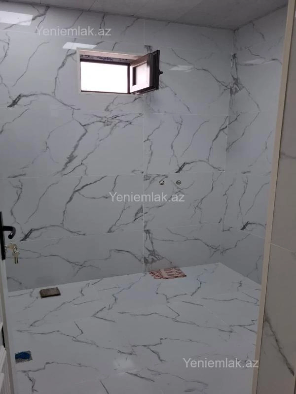 Satılır 6 otaqlı həyət evi 180 m²