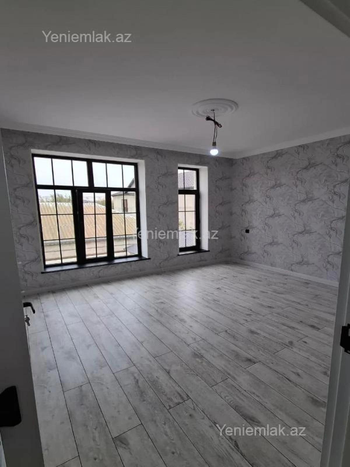 Satılır 6 otaqlı həyət evi 180 m²
