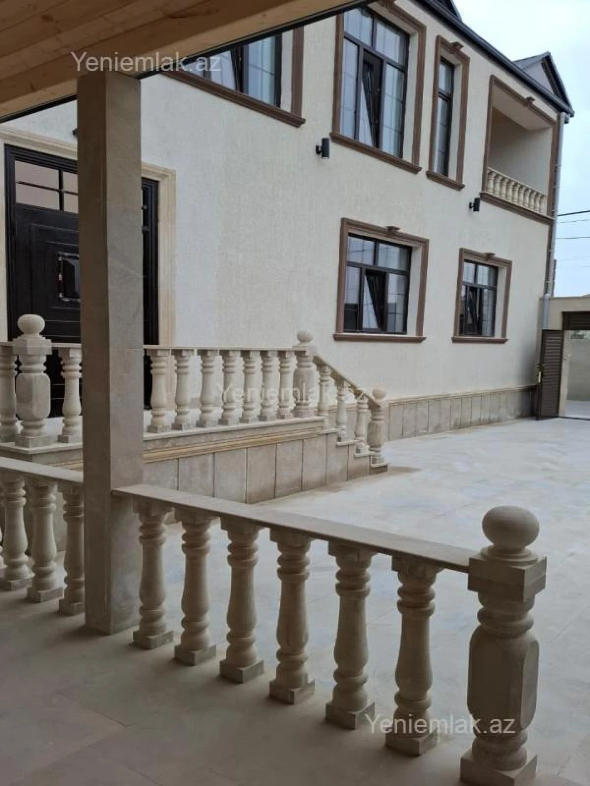 Satılır 6 otaqlı həyət evi 180 m²
