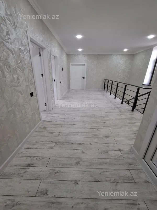 Satılır 6 otaqlı həyət evi 180 m²