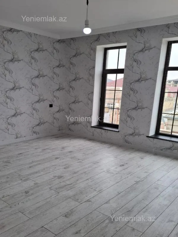 Satılır 6 otaqlı həyət evi 180 m²