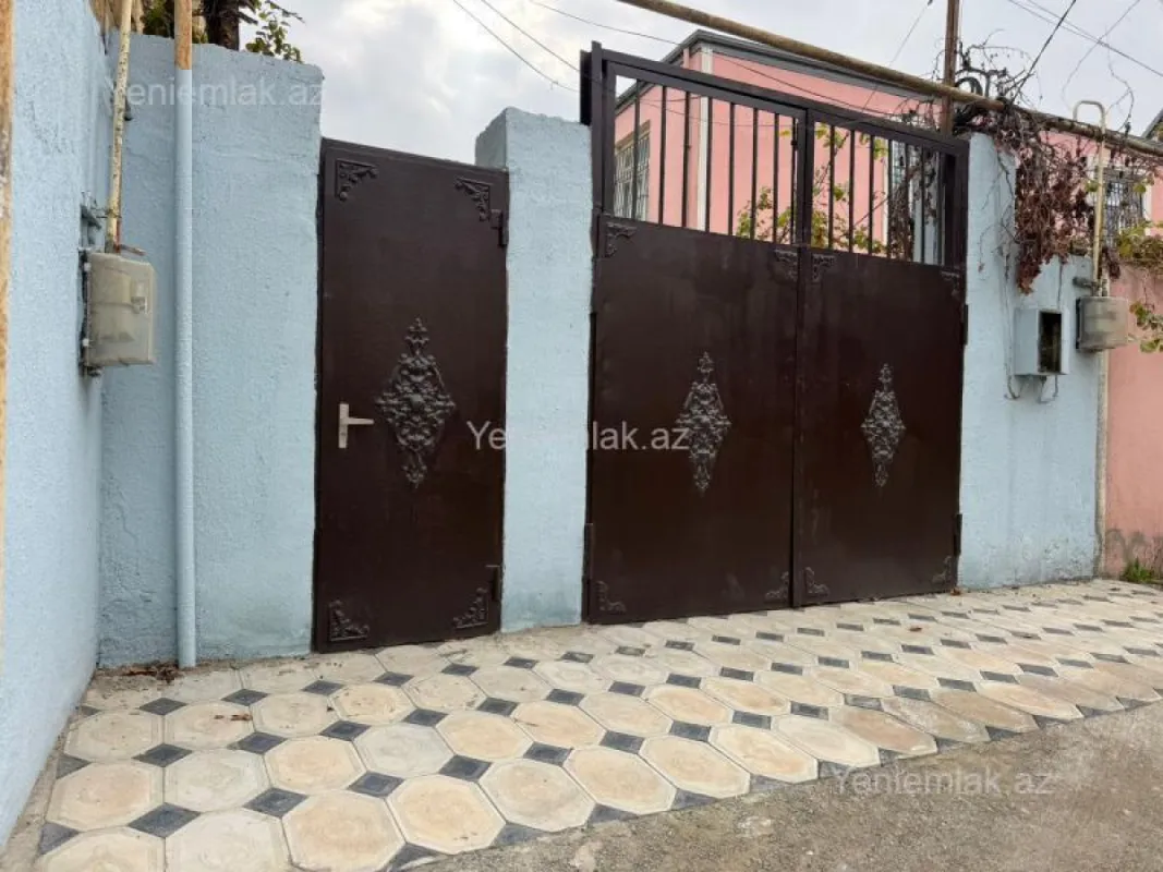 Satılır 6 otaqlı həyət evi 200 m²