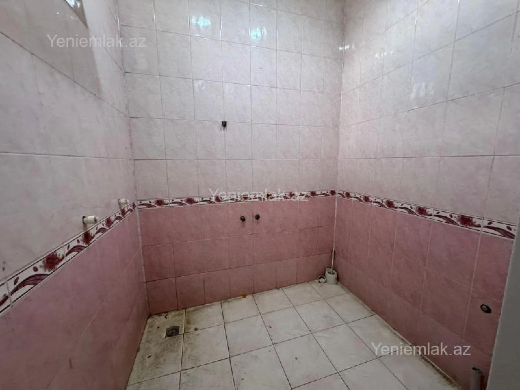 Satılır 6 otaqlı həyət evi 200 m²