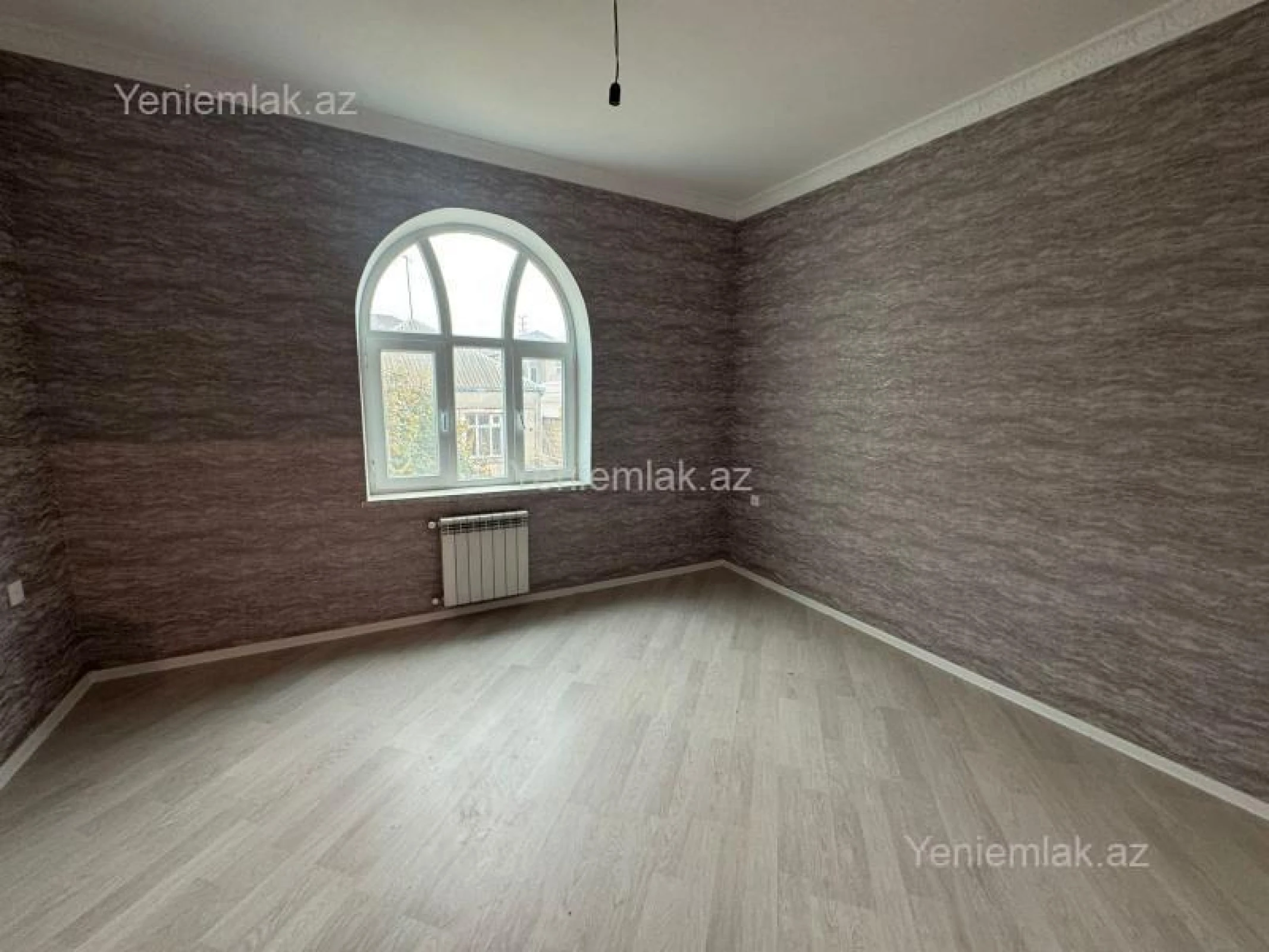 Satılır 6 otaqlı həyət evi 200 m²