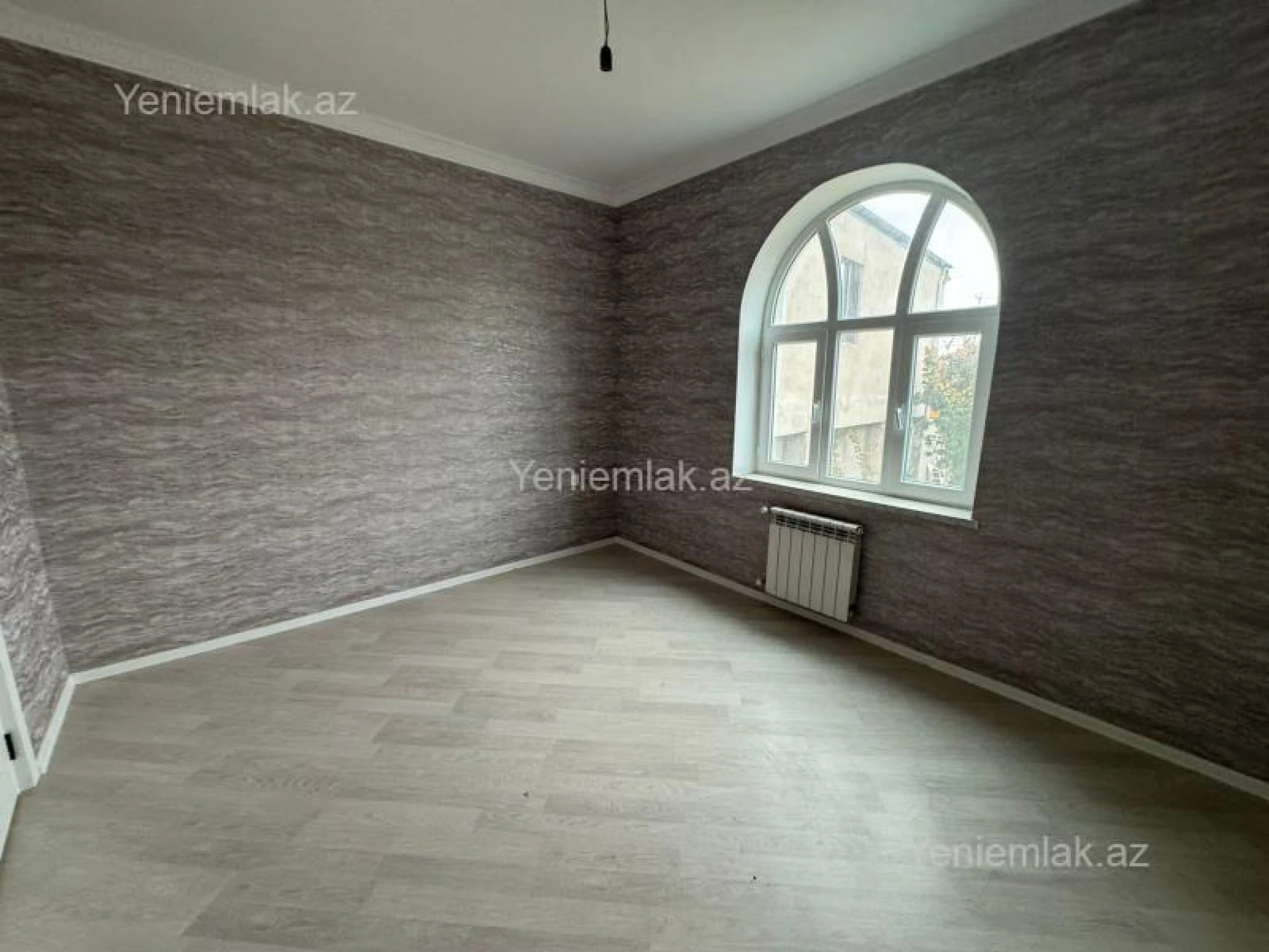 Satılır 6 otaqlı həyət evi 200 m²