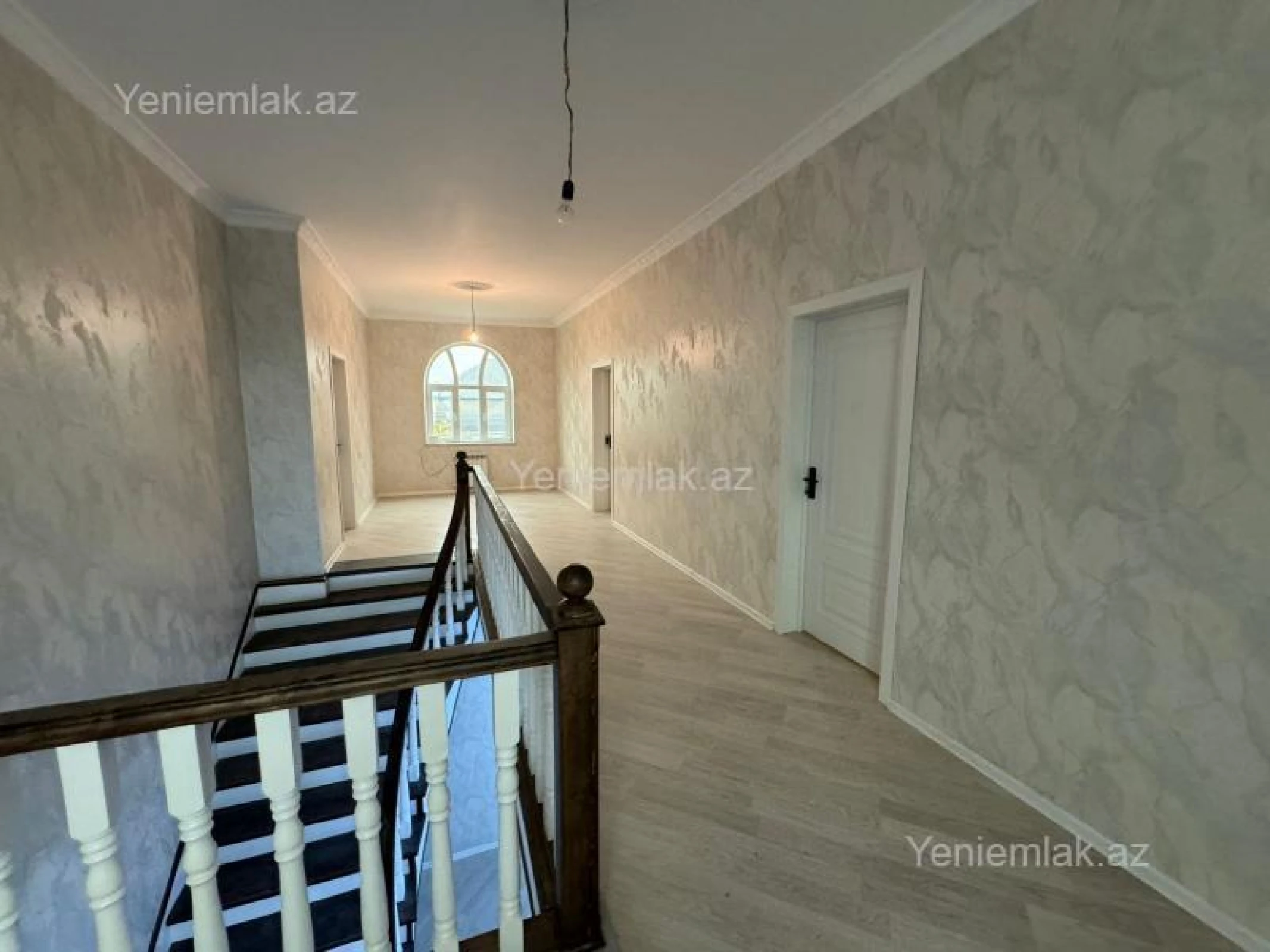Satılır 6 otaqlı həyət evi 200 m²