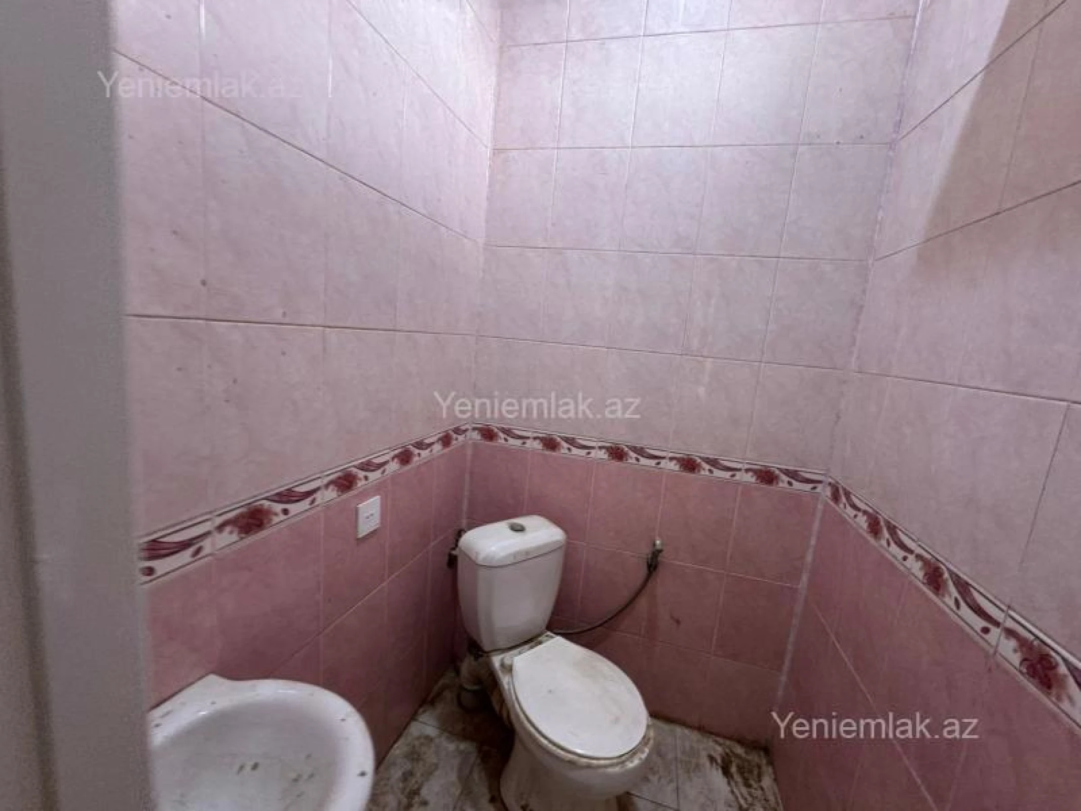 Satılır 6 otaqlı həyət evi 200 m²
