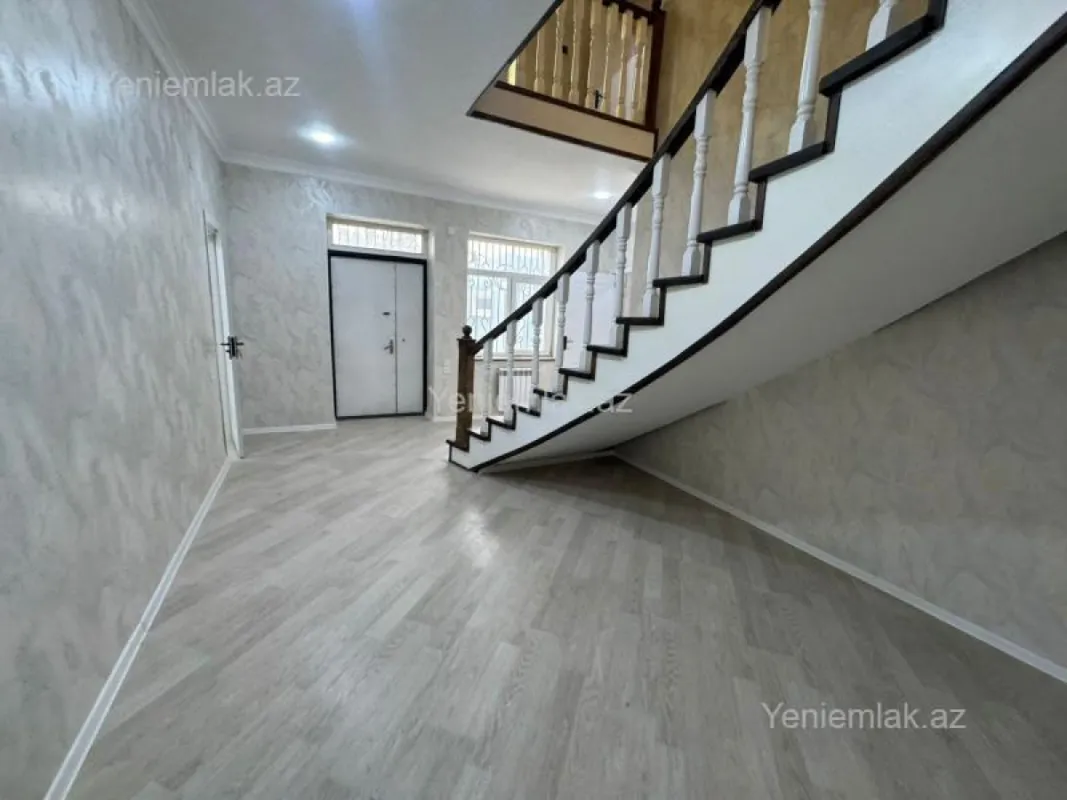 Satılır 6 otaqlı həyət evi 200 m²