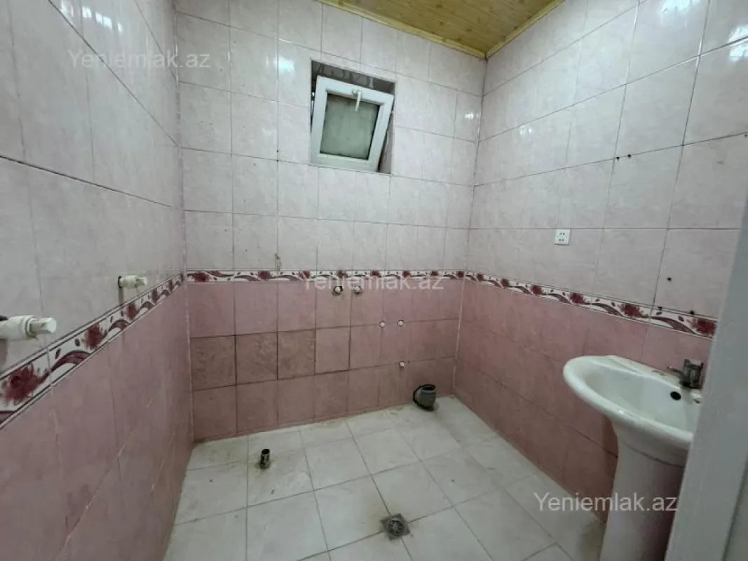 Satılır 6 otaqlı həyət evi 200 m²