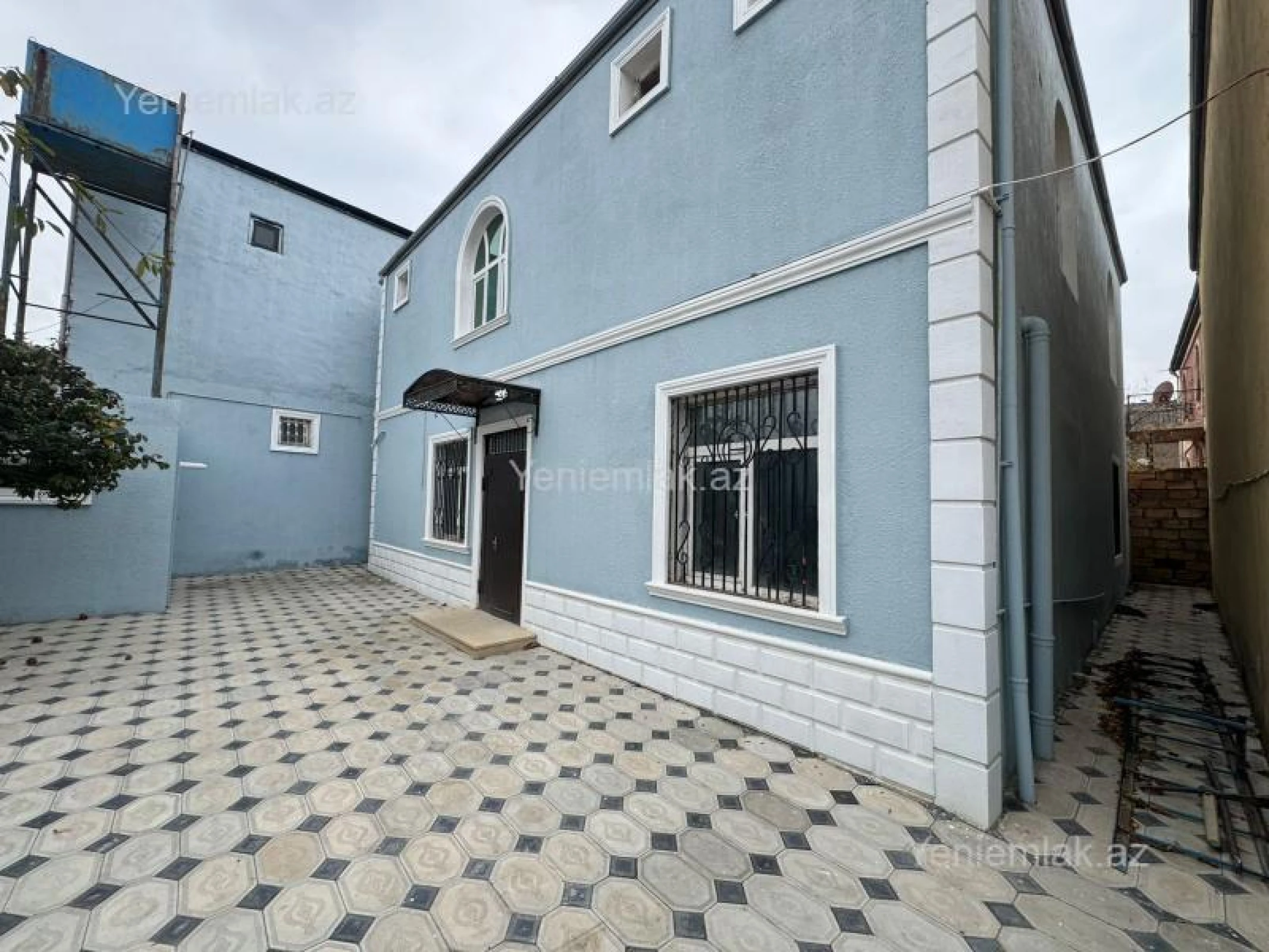 Satılır 6 otaqlı həyət evi 200 m²