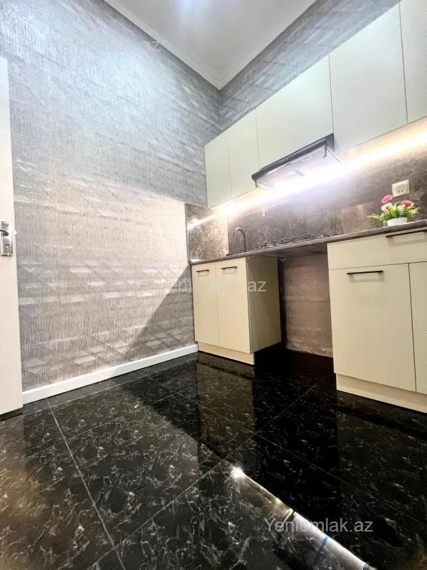 Satılır 3 otaqlı yeni tikili 110 m²