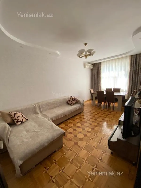 Satılır 3 otaqlı köhnə tikili 90 m²