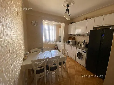 Satılır 3 otaqlı köhnə tikili 90 m²