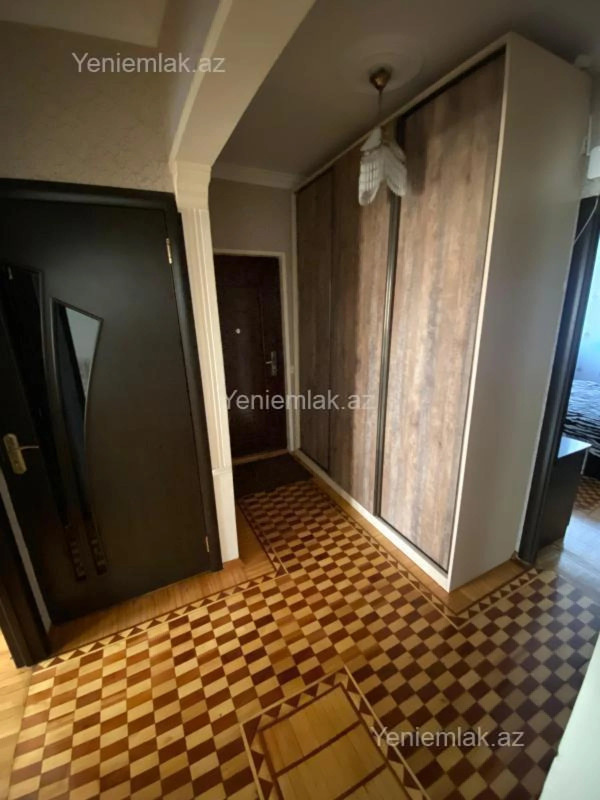 Satılır 3 otaqlı köhnə tikili 90 m²