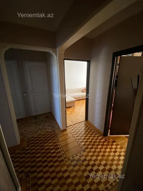 Satılır 3 otaqlı köhnə tikili 90 m²