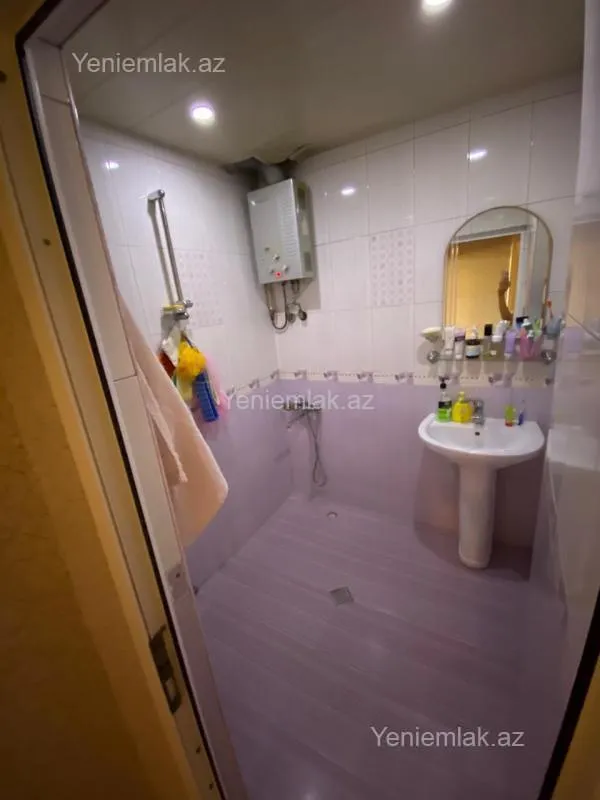 Satılır 3 otaqlı köhnə tikili 90 m²