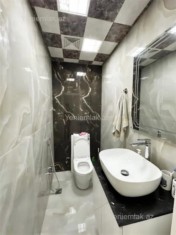 Satılır 4 otaqlı yeni tikili 140 m²