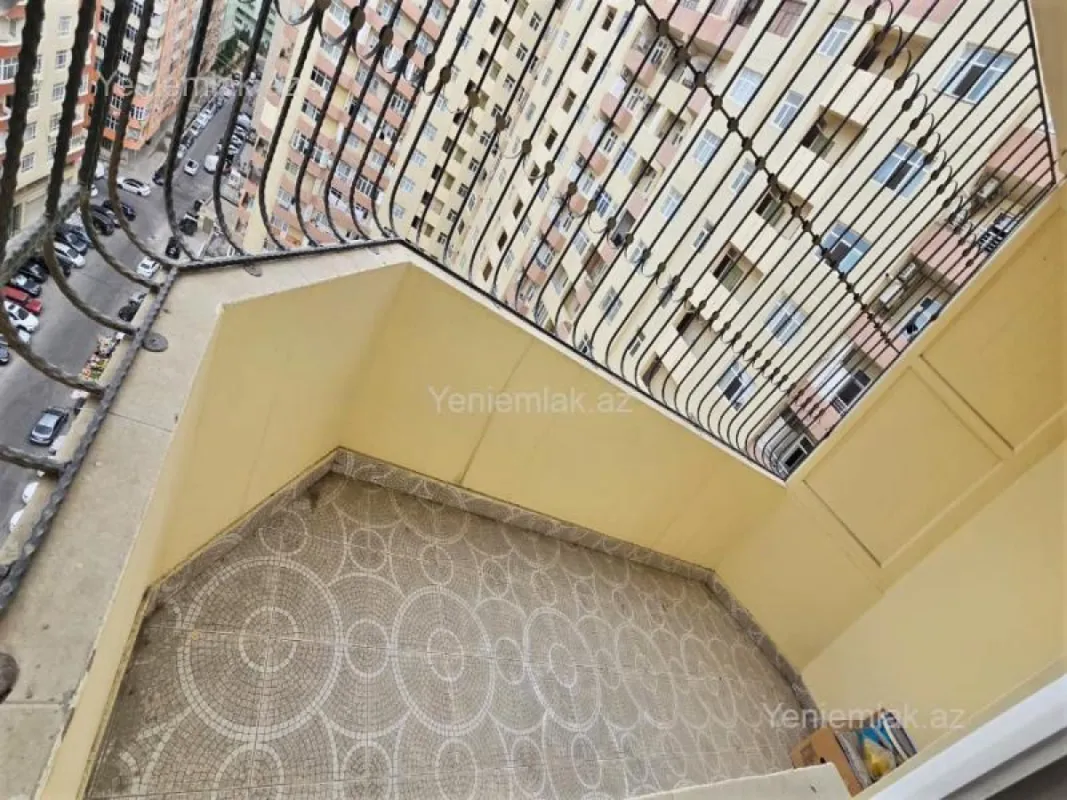 Satılır 4 otaqlı yeni tikili 140 m²