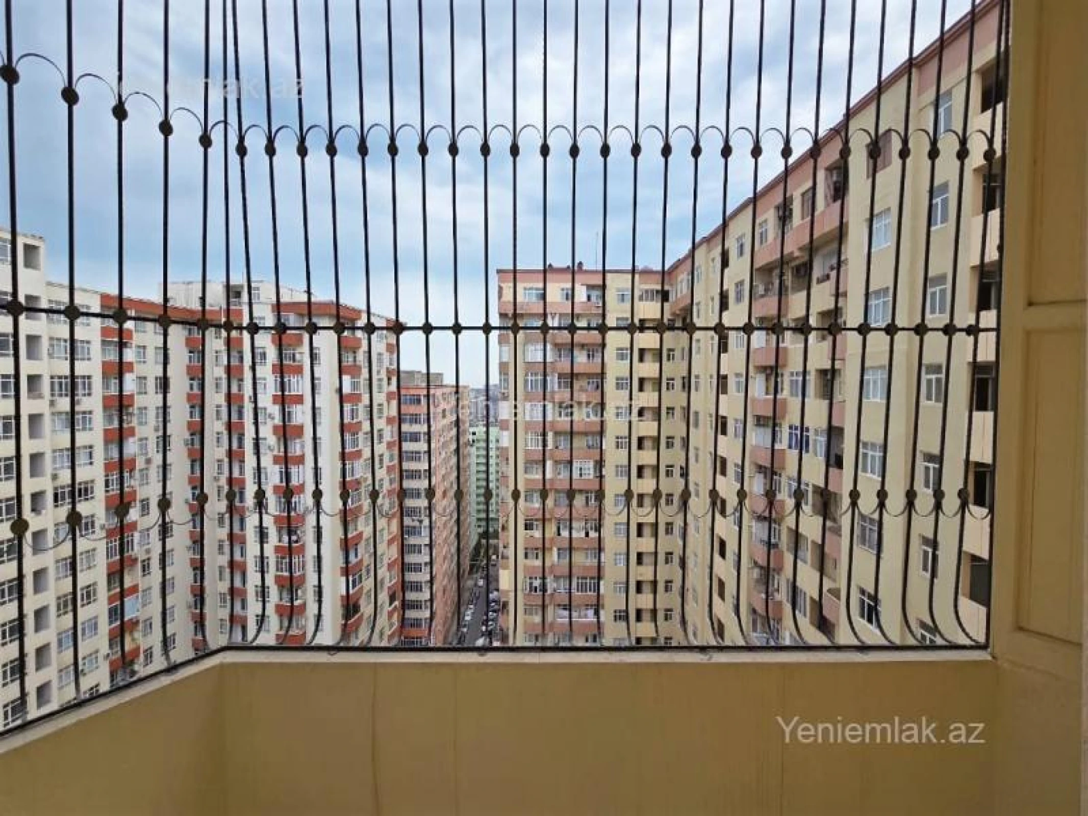 Satılır 4 otaqlı yeni tikili 140 m²