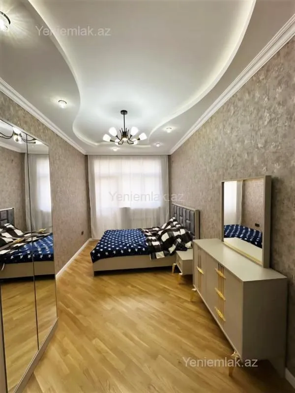 Satılır 4 otaqlı yeni tikili 140 m²