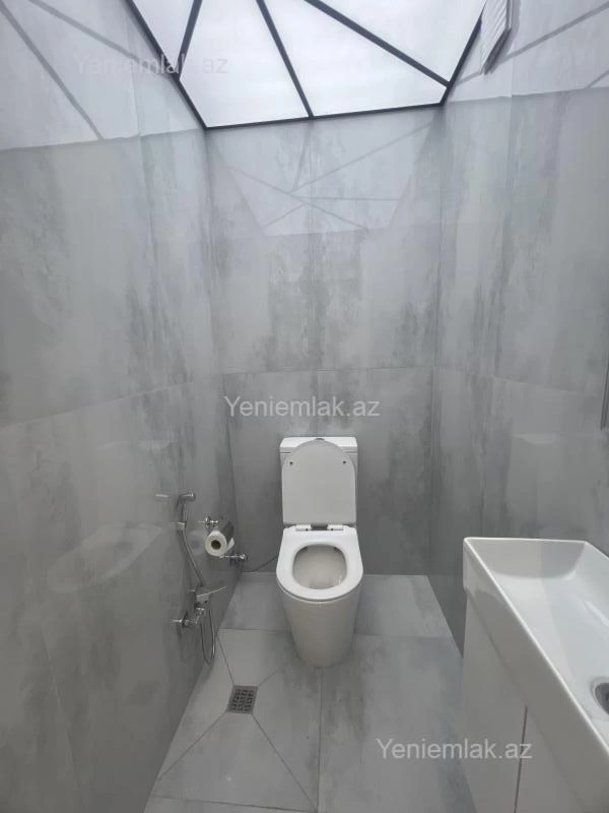 Satılır 3 otaqlı yeni tikili 110 m²