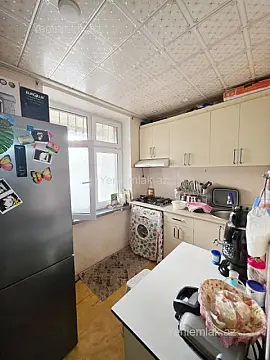 Satılır 3 otaqlı köhnə tikili 64 m²