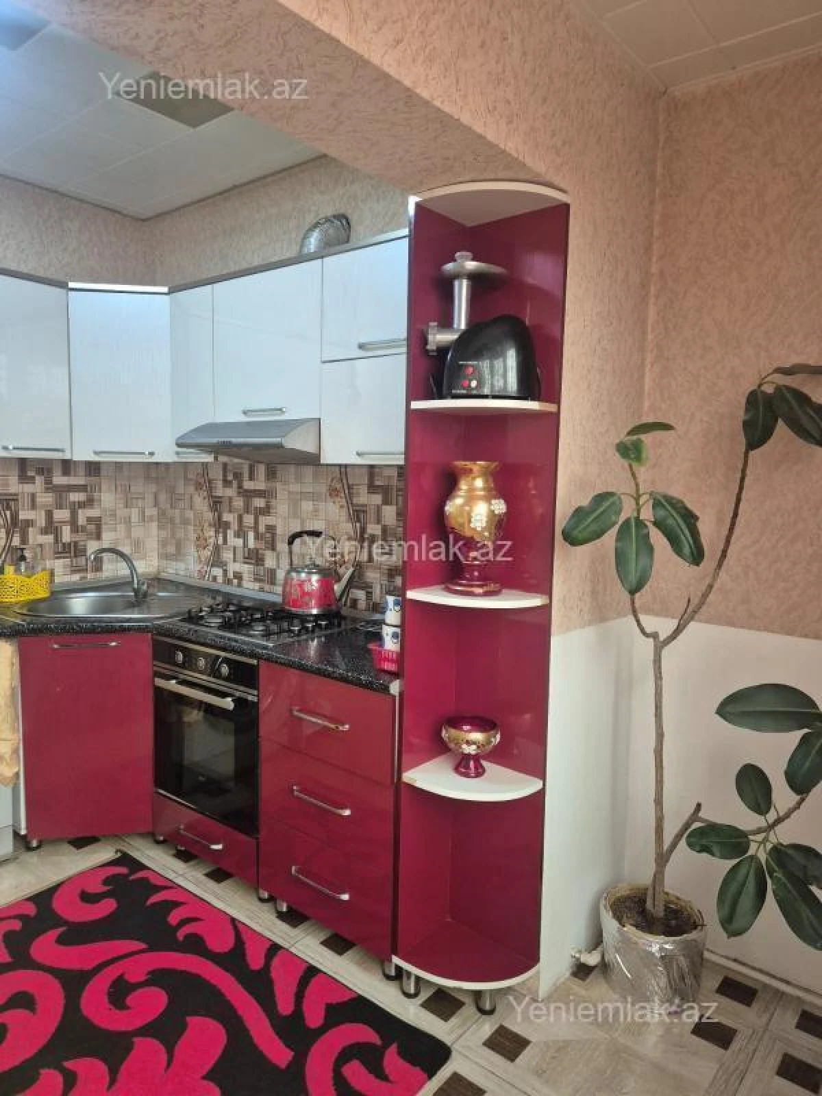 Satılır 4 otaqlı köhnə tikili 105 m²