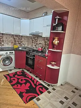 Satılır 4 otaqlı köhnə tikili 105 m²