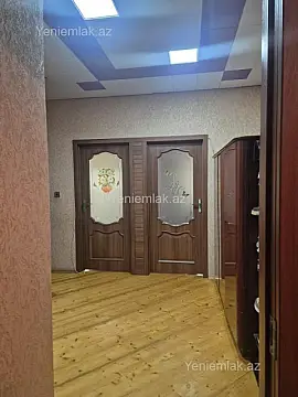 Satılır 4 otaqlı köhnə tikili 105 m²