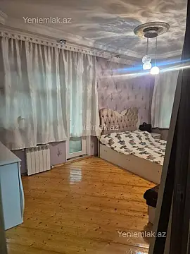 Satılır 4 otaqlı köhnə tikili 105 m²
