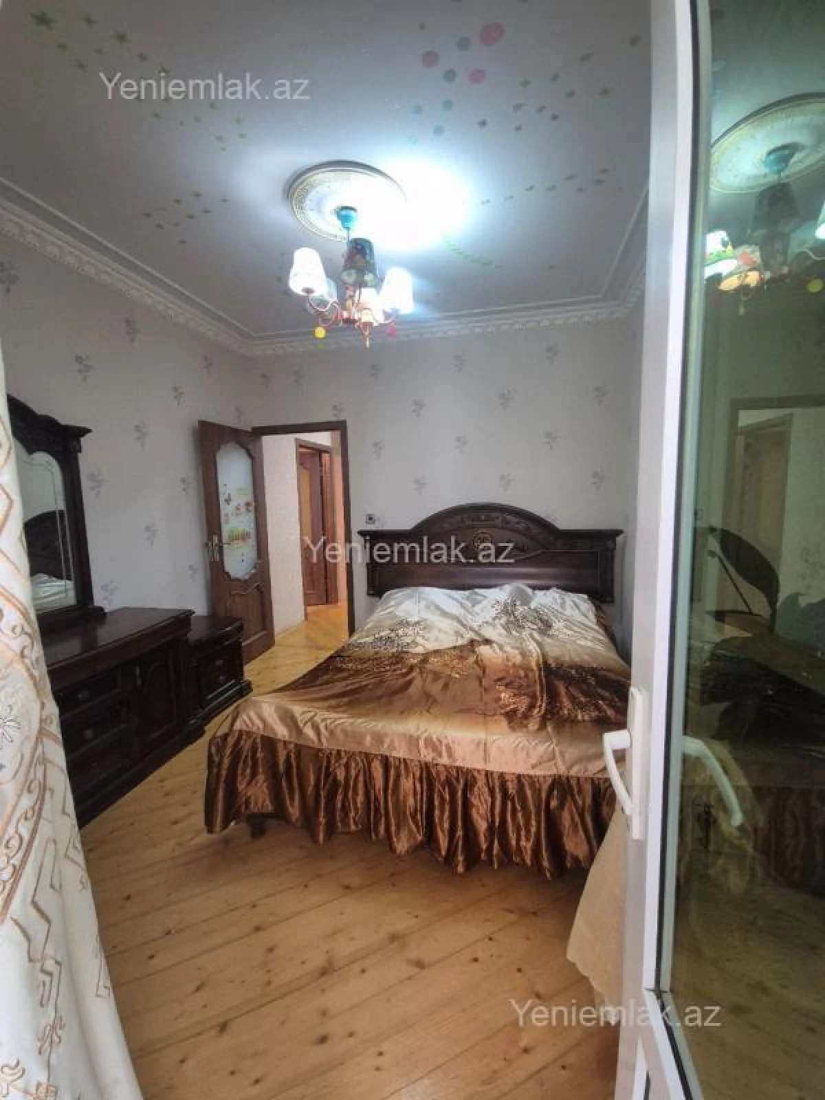 Satılır 4 otaqlı köhnə tikili 105 m²