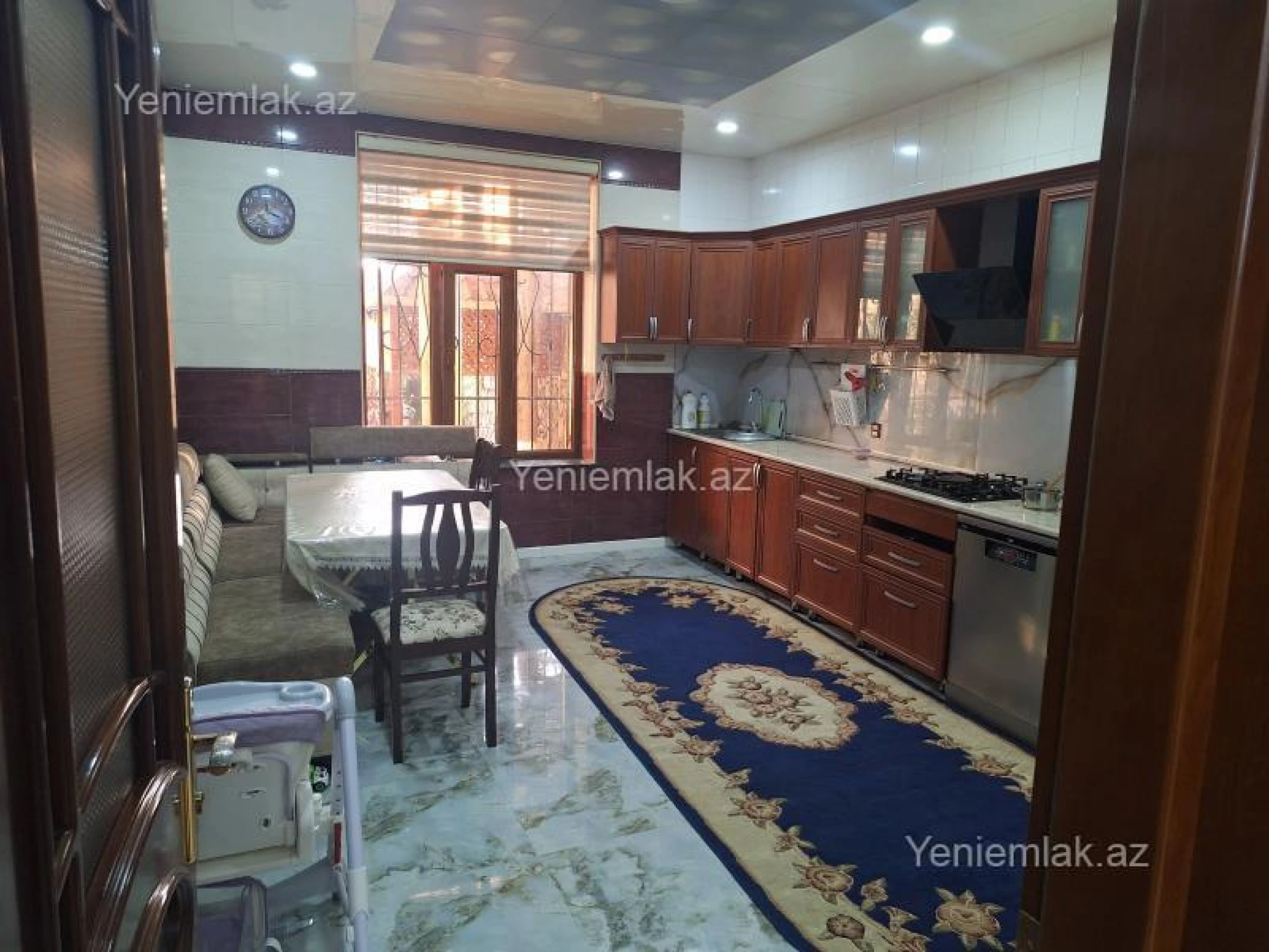 Satılır 5 otaqlı həyət evi 270 m²