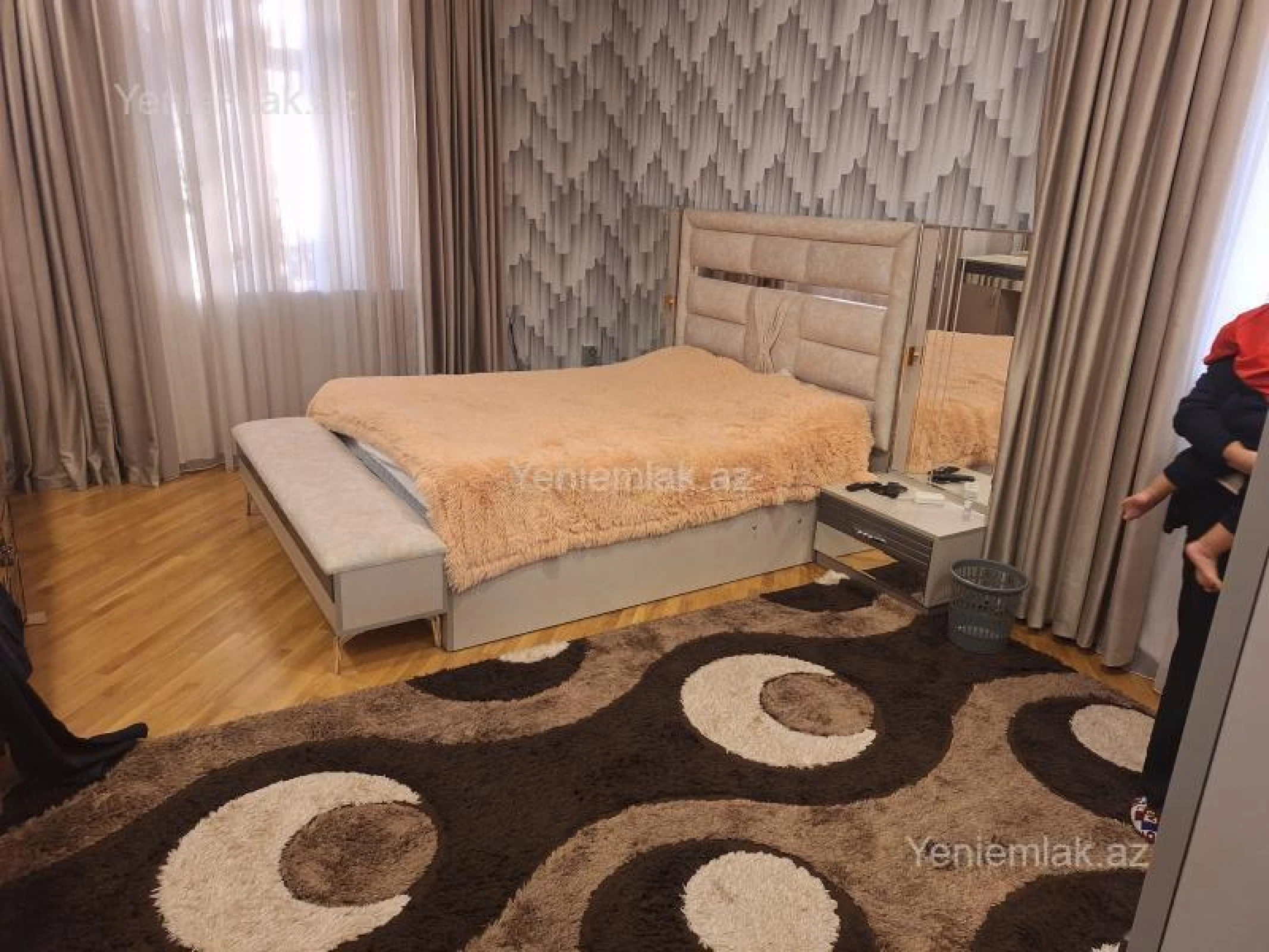 Satılır 5 otaqlı həyət evi 270 m²