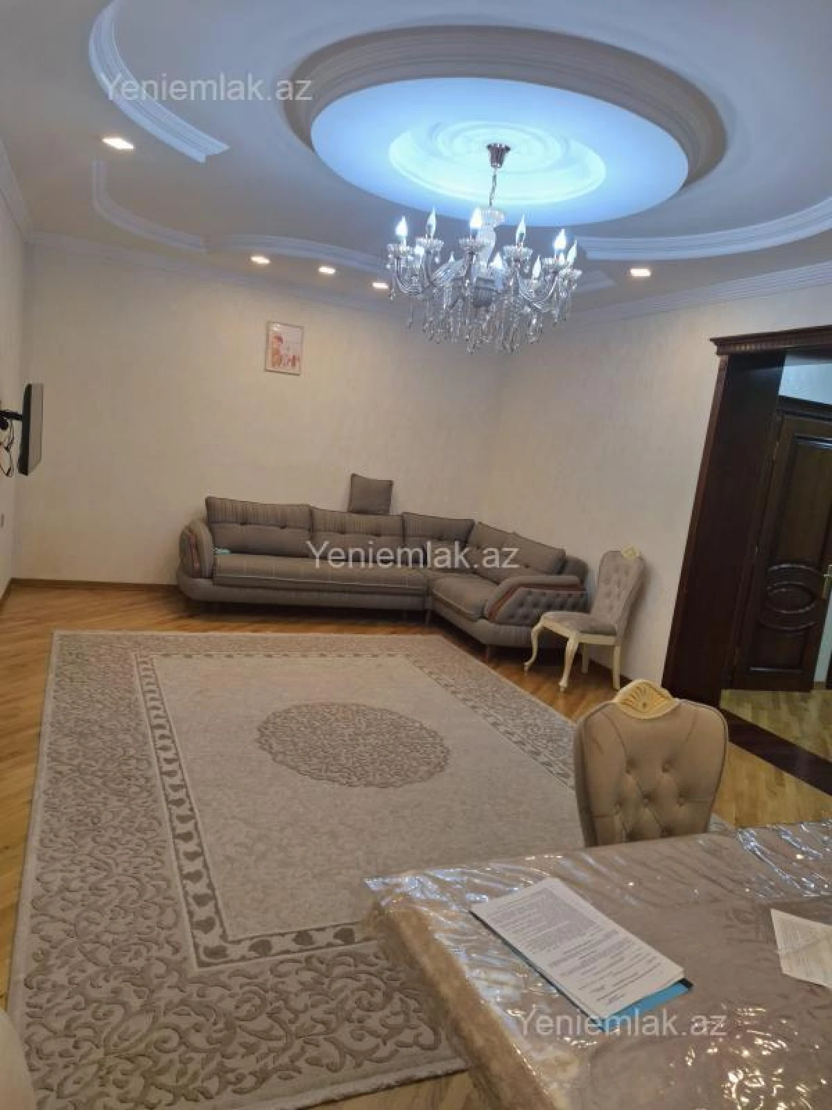 Satılır 5 otaqlı həyət evi 270 m²