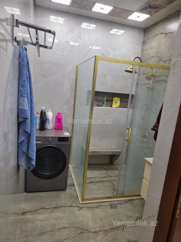 Satılır 5 otaqlı həyət evi 270 m²