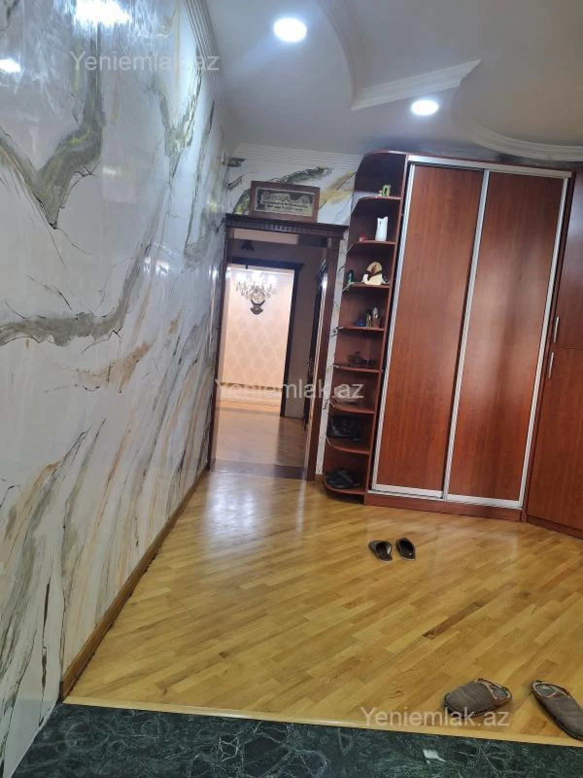 Satılır 5 otaqlı həyət evi 270 m²