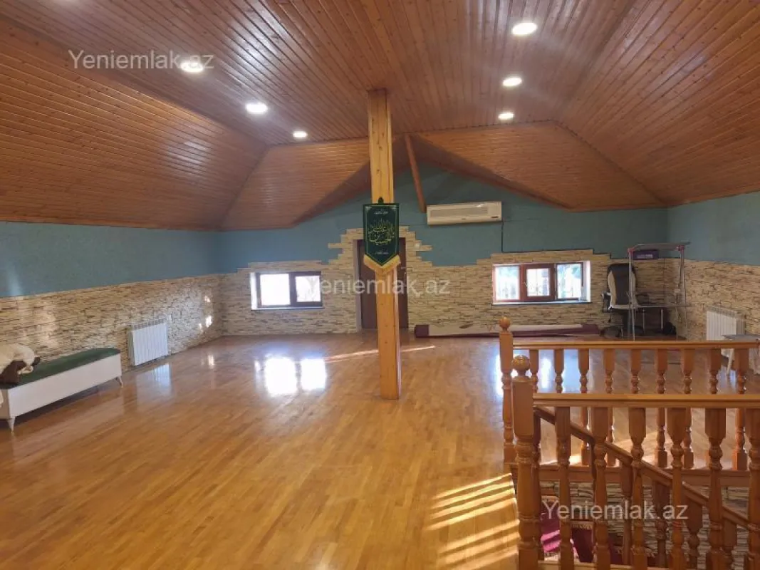 Satılır 5 otaqlı həyət evi 270 m²