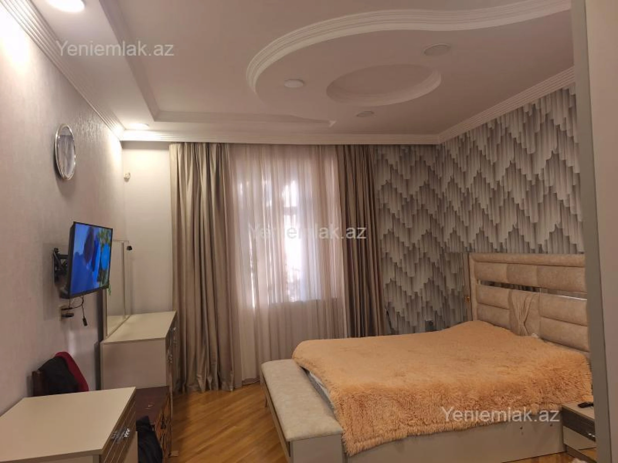 Satılır 5 otaqlı həyət evi 270 m²