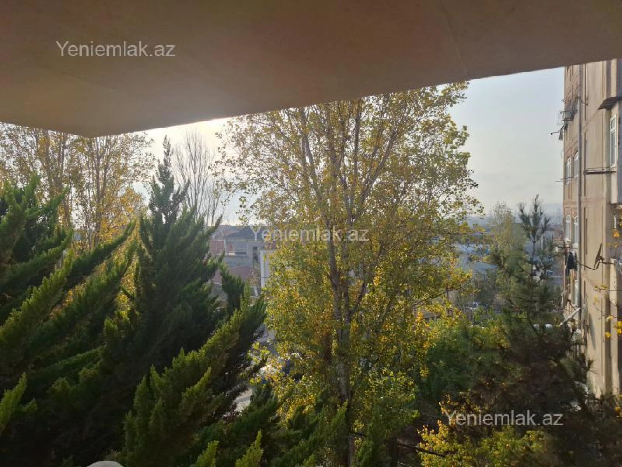 Satılır 5 otaqlı həyət evi 270 m²