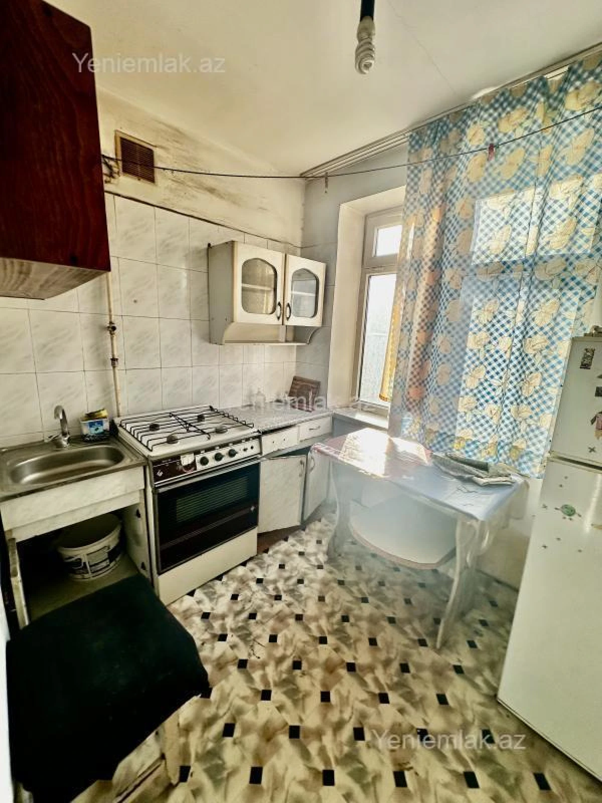 Satılır 2 otaqlı köhnə tikili 49 m²