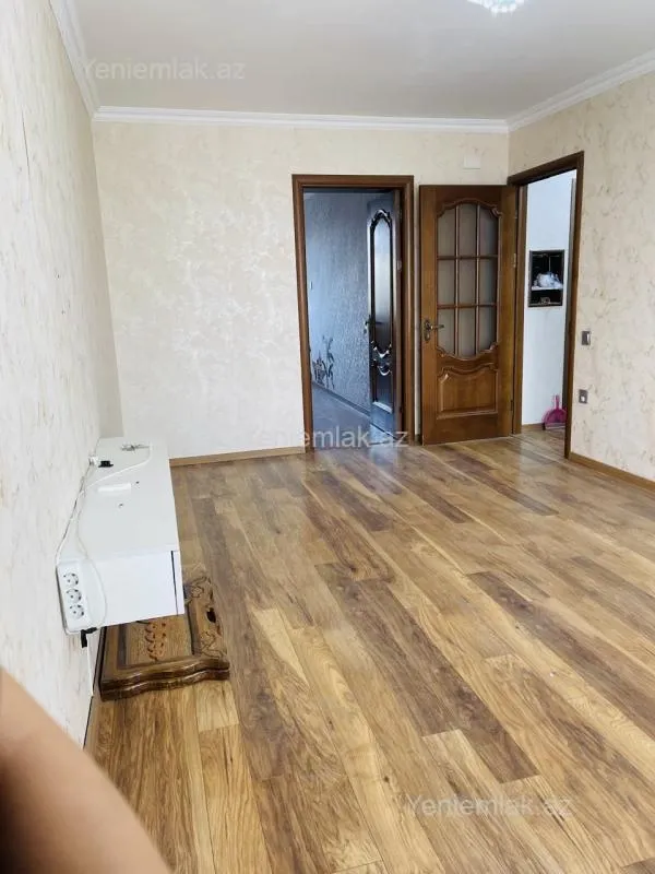 Satılır 3 otaqlı köhnə tikili 70 m²