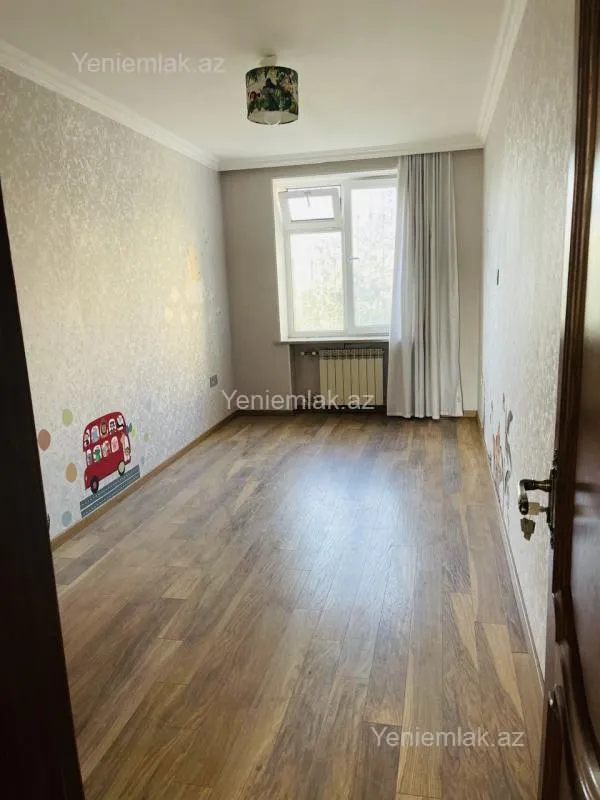 Satılır 3 otaqlı köhnə tikili 70 m²