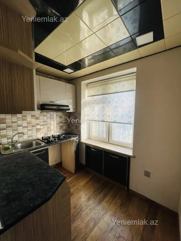 Satılır 3 otaqlı köhnə tikili 70 m²