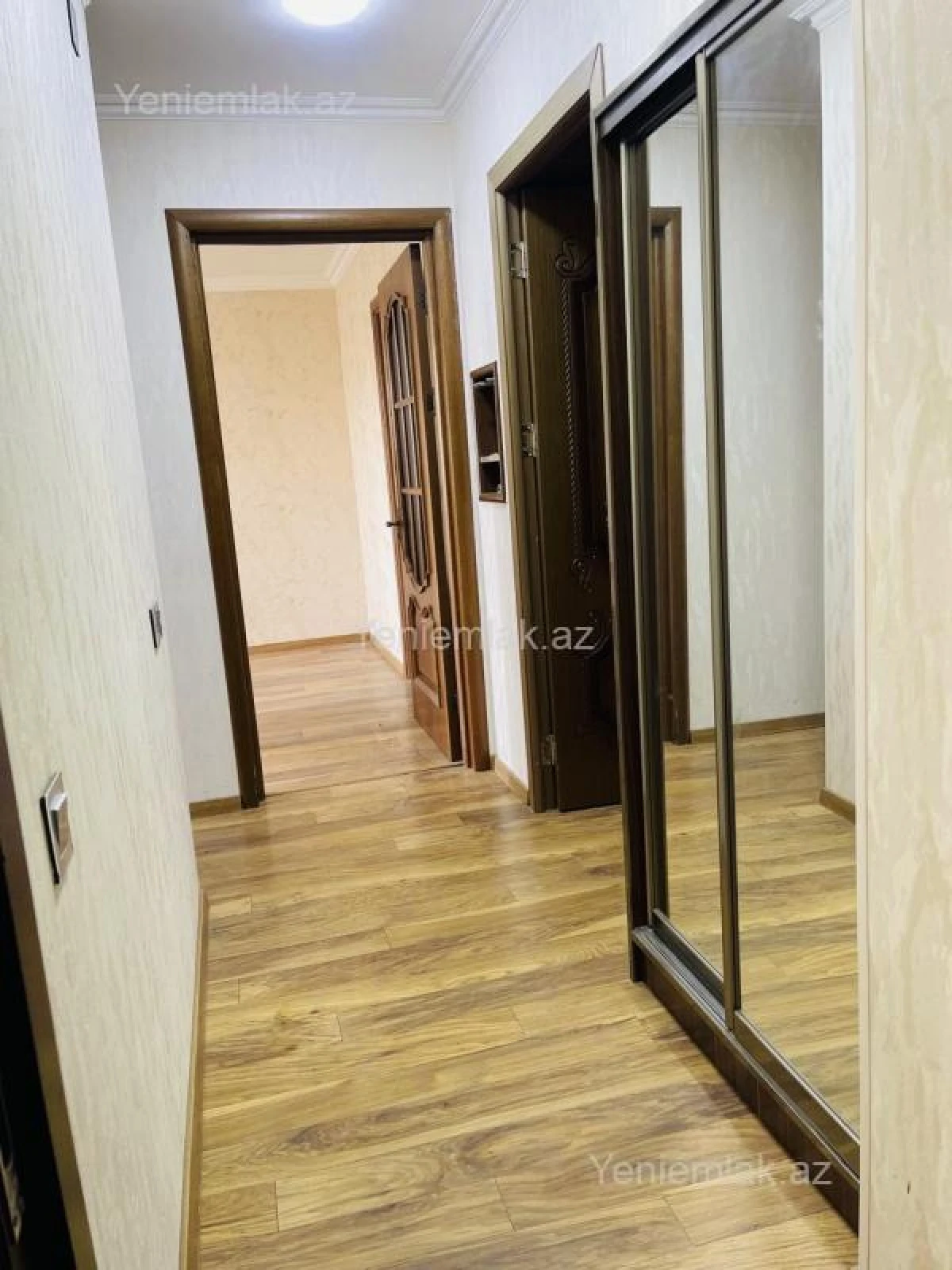 Satılır 3 otaqlı köhnə tikili 70 m²