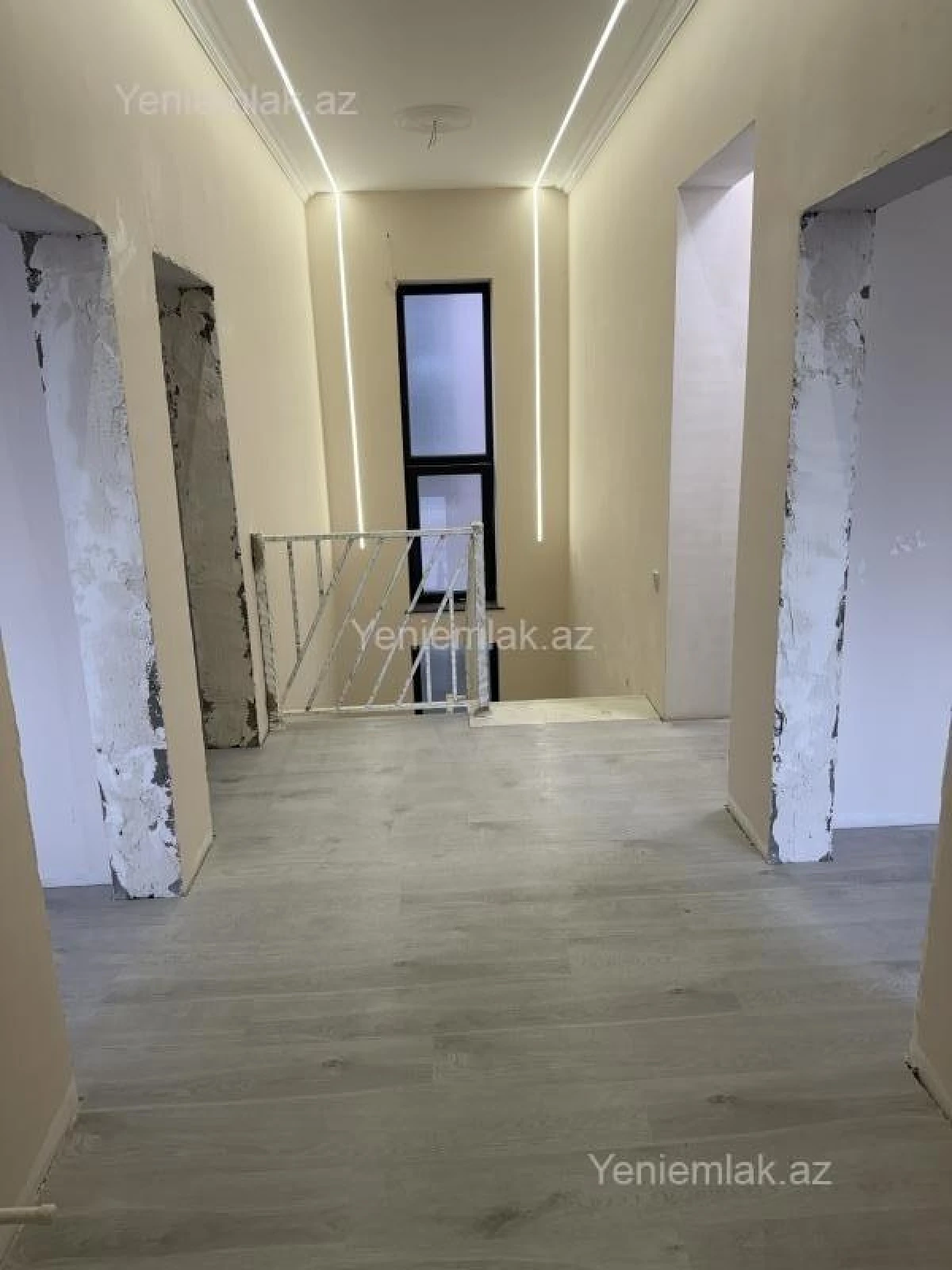 Satılır 4 otaqlı həyət evi 200 m²
