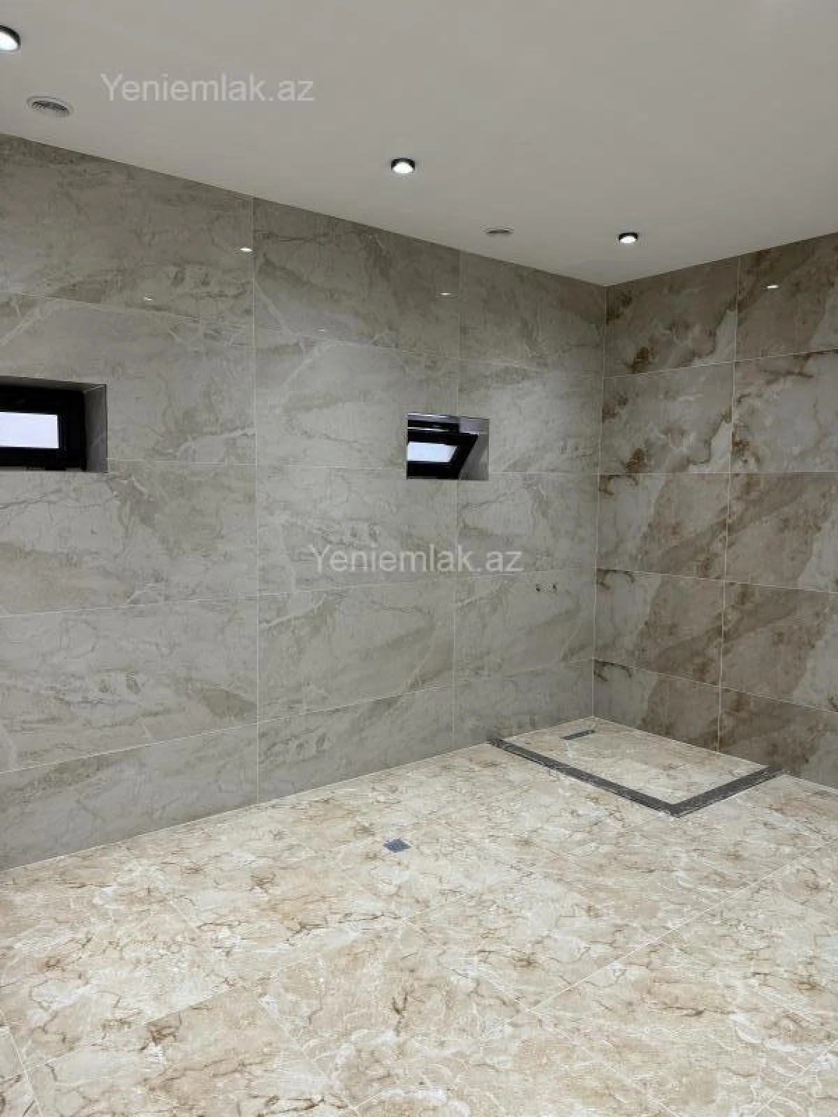 Satılır 4 otaqlı həyət evi 200 m²