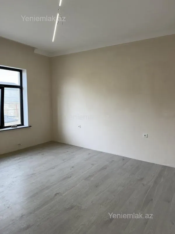 Satılır 4 otaqlı həyət evi 200 m²