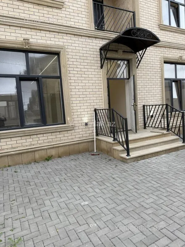 Satılır 4 otaqlı həyət evi 200 m²